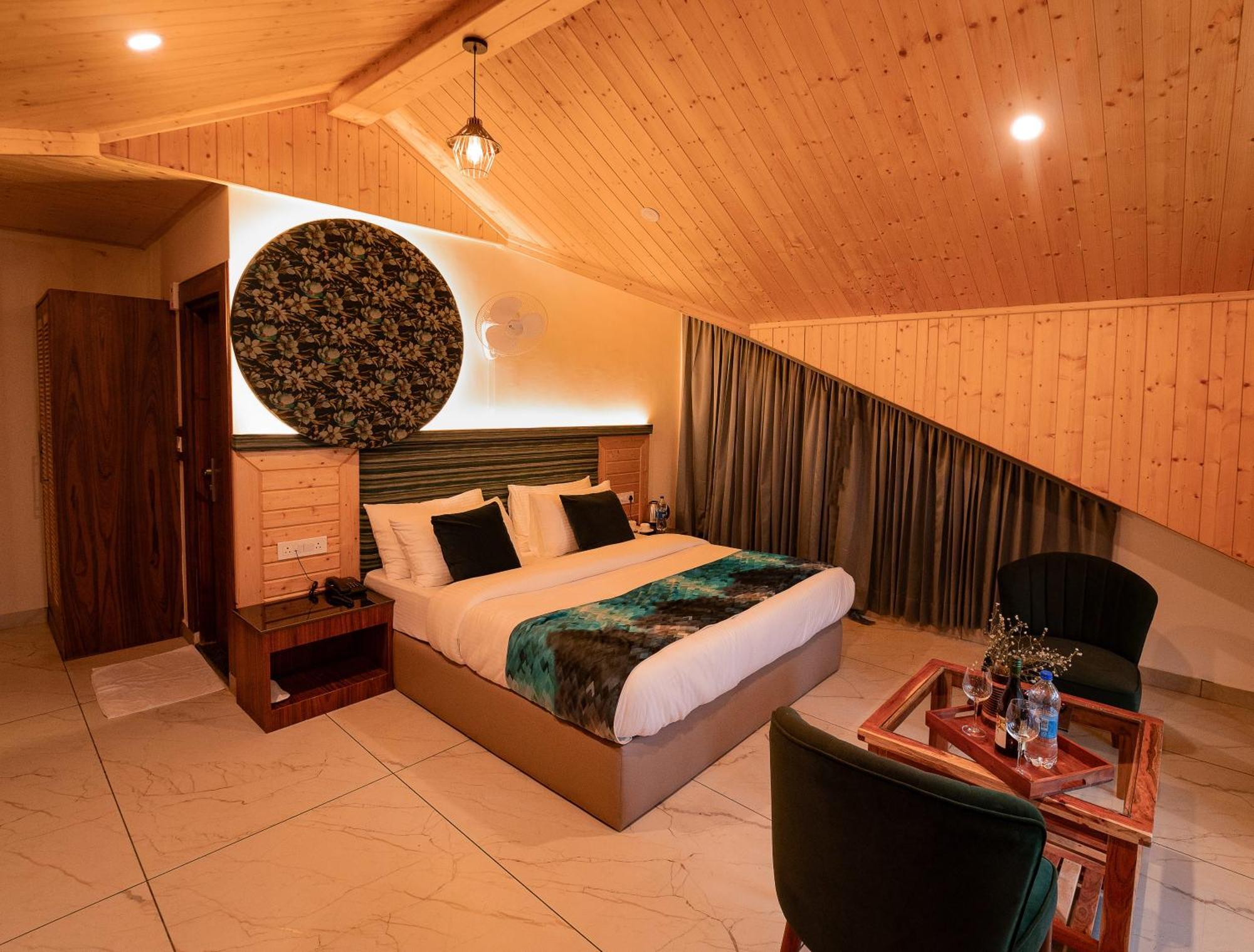 ホテル Nazaara - A Luxe Retreat Manāli エクステリア 写真