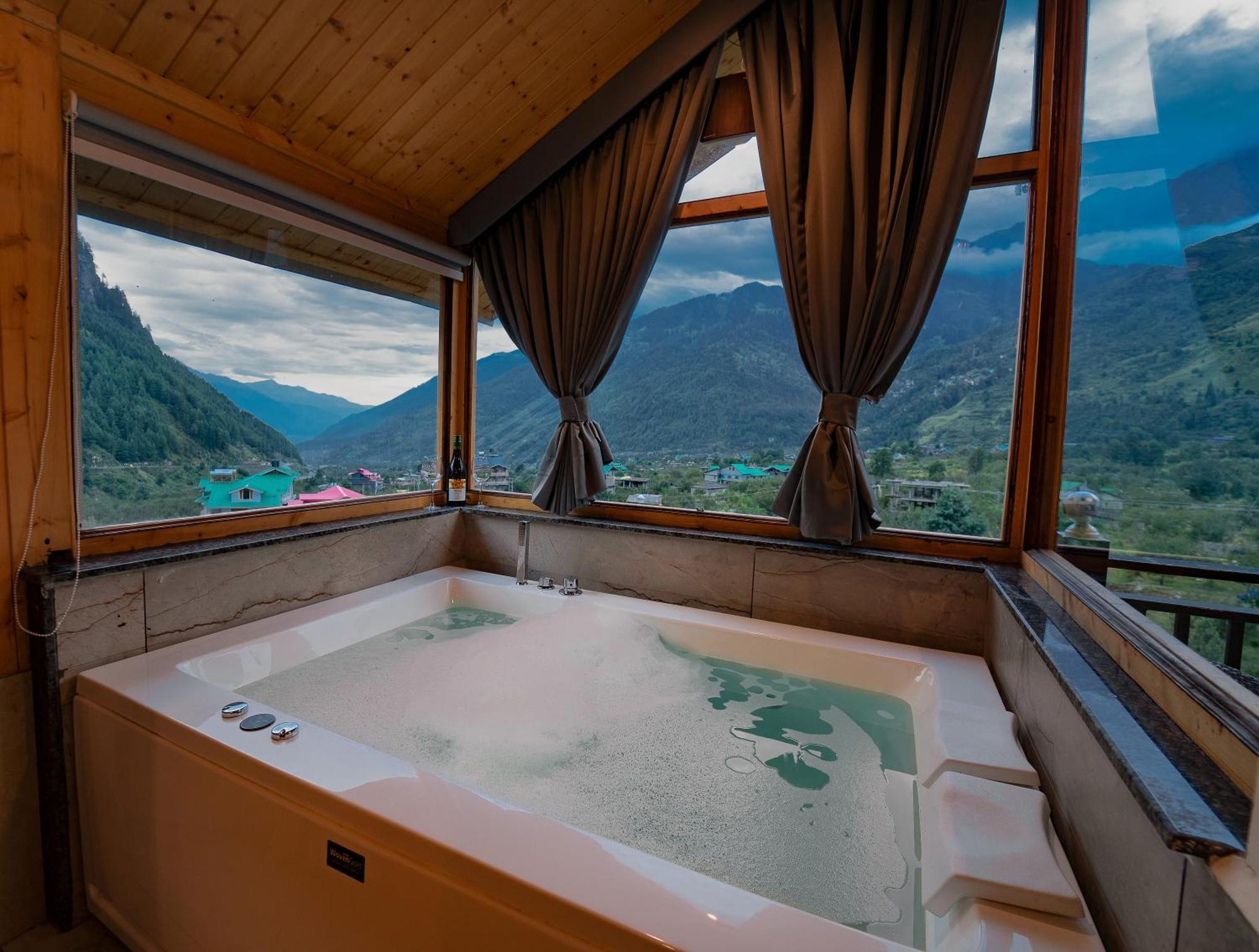 ホテル Nazaara - A Luxe Retreat Manāli エクステリア 写真