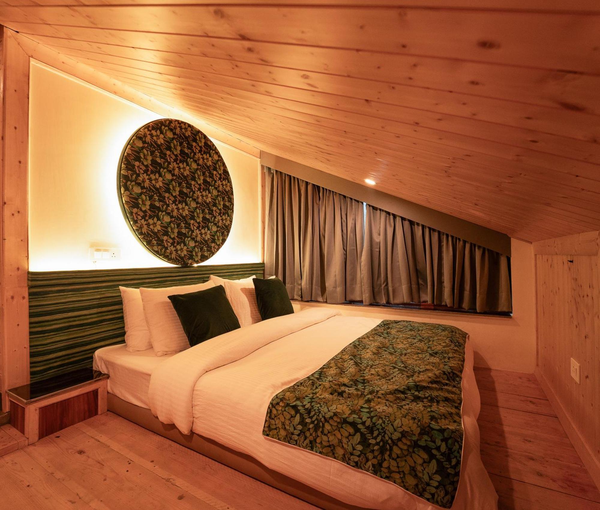 ホテル Nazaara - A Luxe Retreat Manāli エクステリア 写真