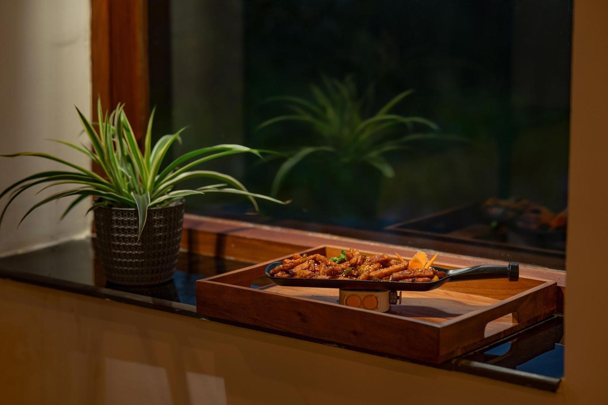 ホテル Nazaara - A Luxe Retreat Manāli エクステリア 写真